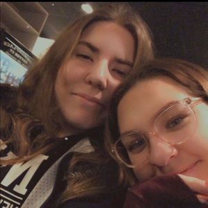 Meet your Posher, Claire